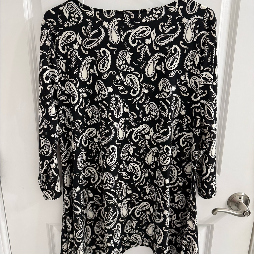 JM Collection Black and White Paisley Tunic - Picture 3 of 5